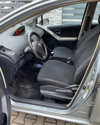 Toyota Yaris cena 17500 przebieg: 173000, rok produkcji 2010 z Sosnowiec małe 29